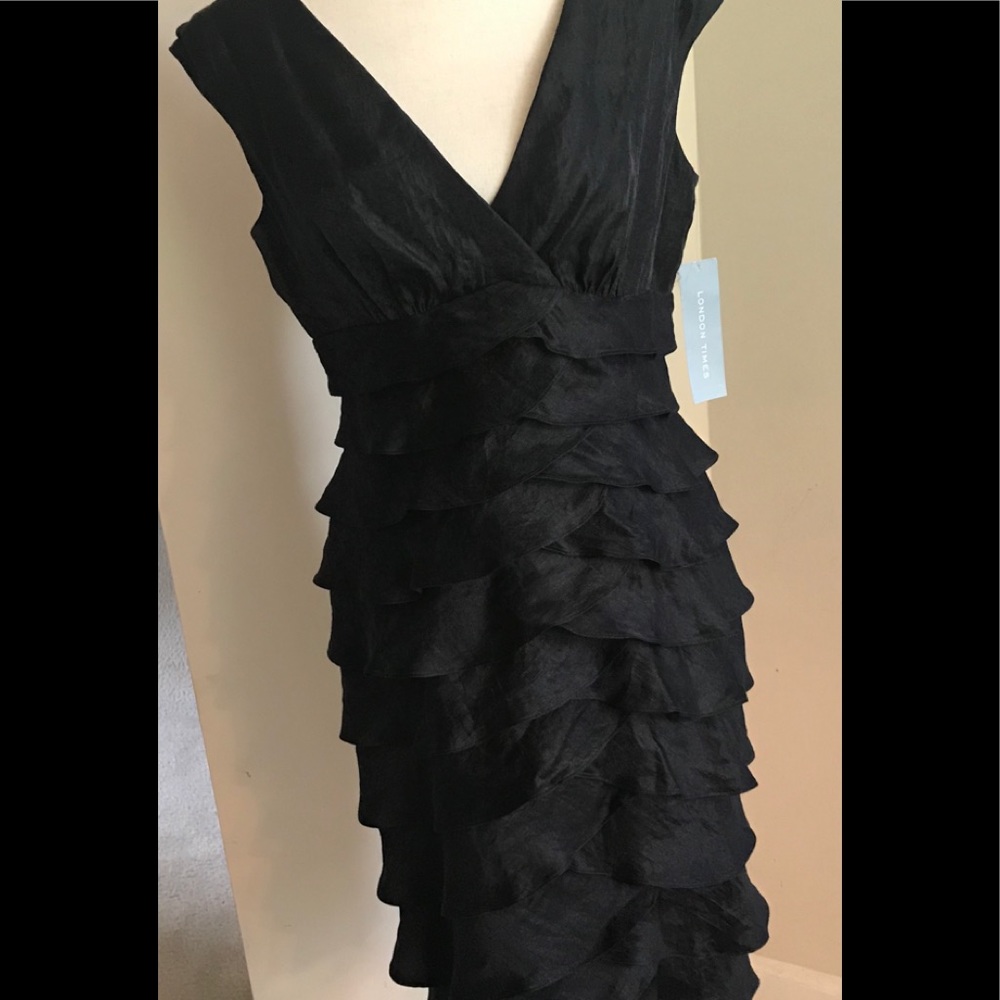 NEW LONDIN TIMES DRESS